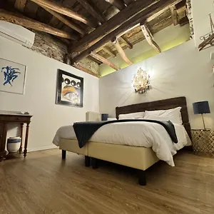 L'8 Boutique Concept , Bolonia Italia