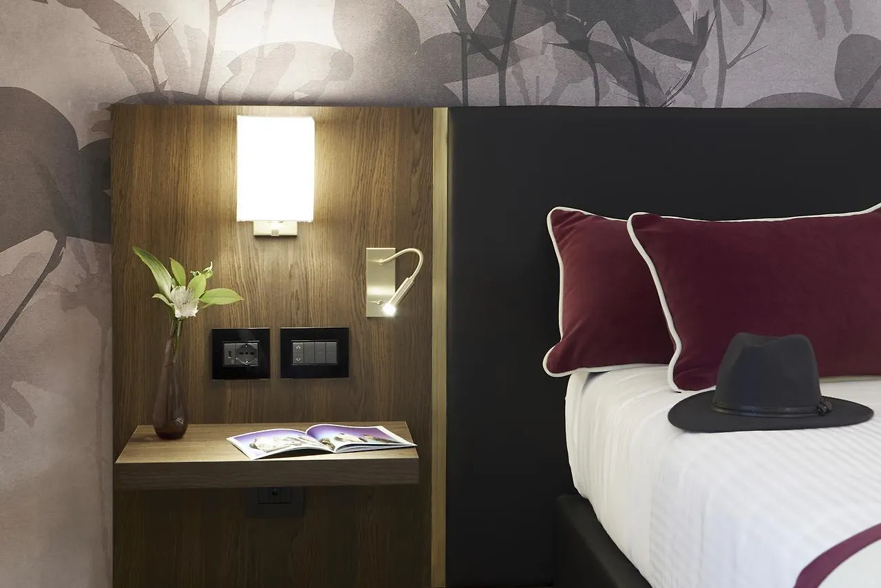Messori Suites Florens Bed & Breakfast